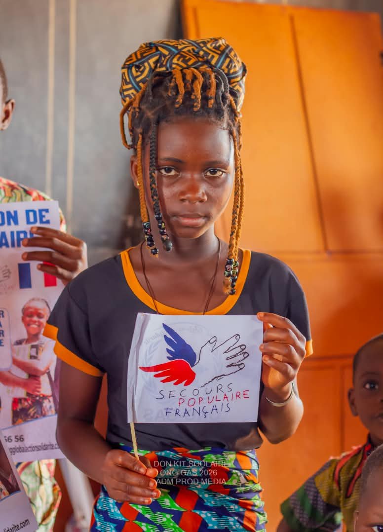 Distribution des kits scolaires — Glo Alladacomè